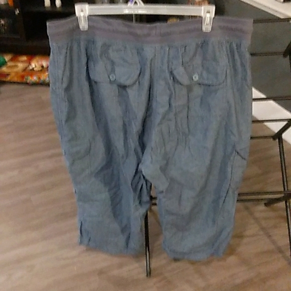 Convertible pants. - Picture 2 of 6